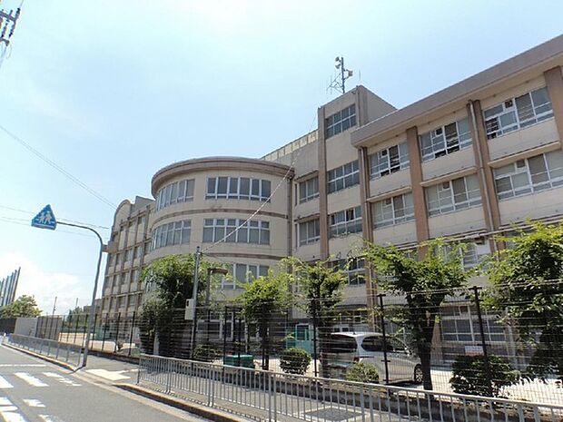 堺市立浜寺南中学校まで1500m
