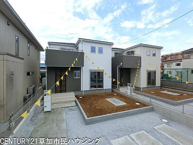 南東道路に面した明るい立地で、陽当り良好。朝の光がリビングや庭に差し込み、家族の毎日を快適に彩る住まいです。