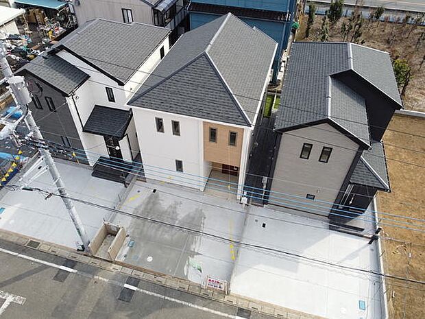 【新築オープンハウス開催】子育て環境良好な立地に完成した新築戸建。明るい子供部屋や対面キッチンなど、家族の絆が深まる工夫が満載です。実物が見られる今こそ、マイホームの夢を叶えるチャンスです。