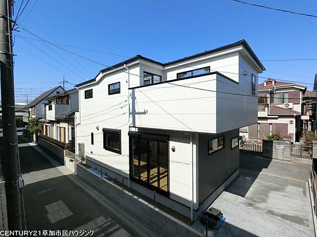 小・中学校がどちらも徒歩圏内で子育て世帯に嬉しい住環境です。更にスーパー徒歩3分の立地で日々のお買い物に便利です!