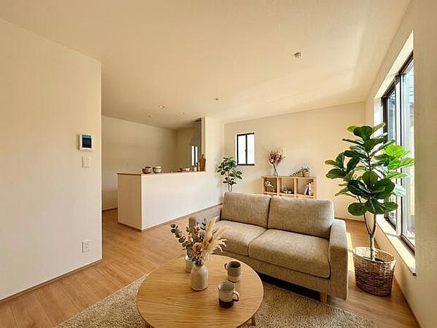 ※家具・インテリアはCGによるイメージです。実際の室内にはございませんが、生活のイメージを感じていただけるよう演出しています。