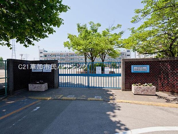 新郷東小学校まで1099m、新郷東小学校1099m(徒歩14分)