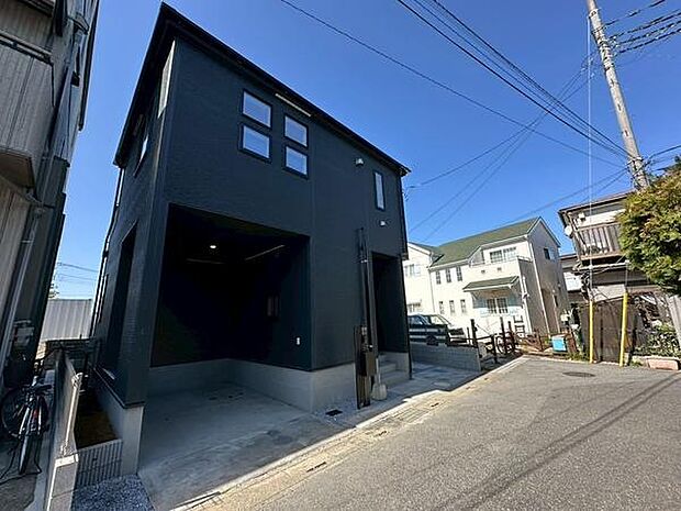 お車での移動がメインの方にも嬉しい駐車2台可です!荷物の出し入れや雨の日のお出かけもスムーズに!