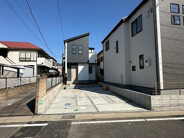 駐車スペースはお車での移動がメインの方にも嬉しい2台分確保可能!ご家族や来客時にも便利で、日常の使い勝手が向上します。