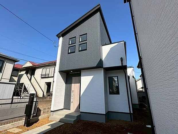 全2棟の新築分譲住宅。それぞれの住まいがゆとりを持って配置され、落ち着いた住環境で快適にお過ごしいただけます。