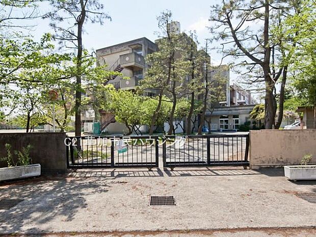 川柳中学校まで20m、川柳中学校20m(徒歩1分）