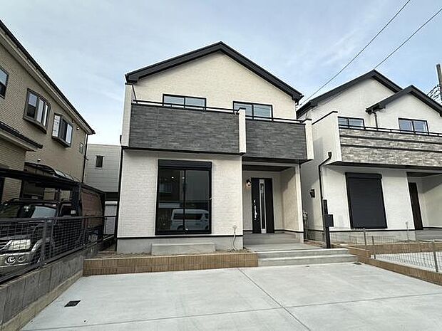 敷地面積40坪超の広々とした土地です。駐車スペースが広々しているのでお子さまの遊び場にも使用できます。