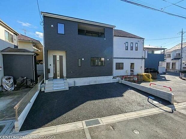 36坪超の広々敷地で、ご家族のライフスタイルに合わせたプランニングが可能。駐車スペースやお庭も余裕を持って確保できます。