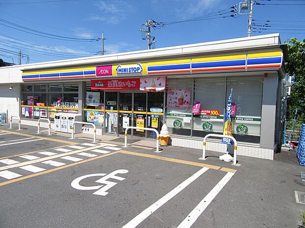 ミニストップ 草加青柳3丁目店まで500m、ミニストップ 草加青柳3丁目店456m(徒歩7分)