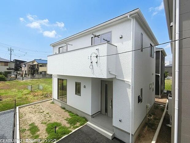 全10棟の新築分譲住宅。それぞれの住まいがゆとりを持って配置され、街並みとしての一体感も感じられる分譲地。落ち着いた住環境で快適にお過ごしいただけます。