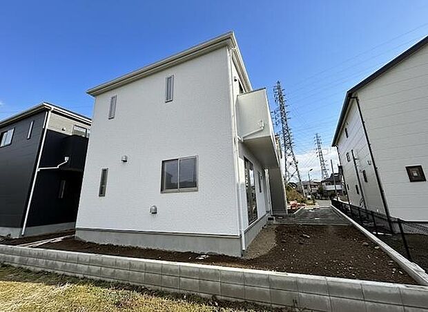 住宅性能評価を取得した、性能が“見える化”された安心の住まい。第三者機関による評価で住宅性能が明確になっており、耐震性や劣化対策など、さまざまな面で安心してお住まいいただけます。