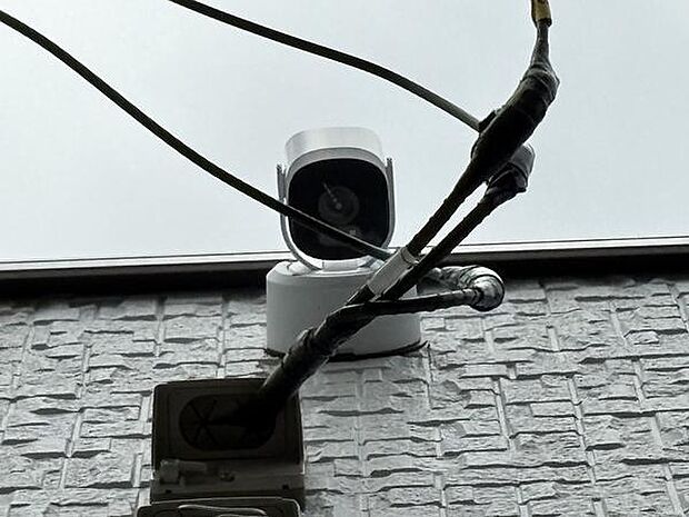 防犯カメラ付きで、防犯面にも配慮されたお住まい。万が一の備えとして安心感を高め、落ち着いて暮らせる住環境を実現します。