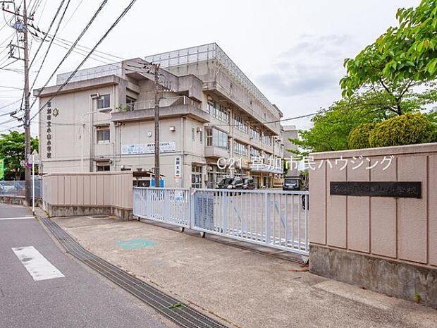 小山小学校まで658m、小山小学校658m(徒歩9分)