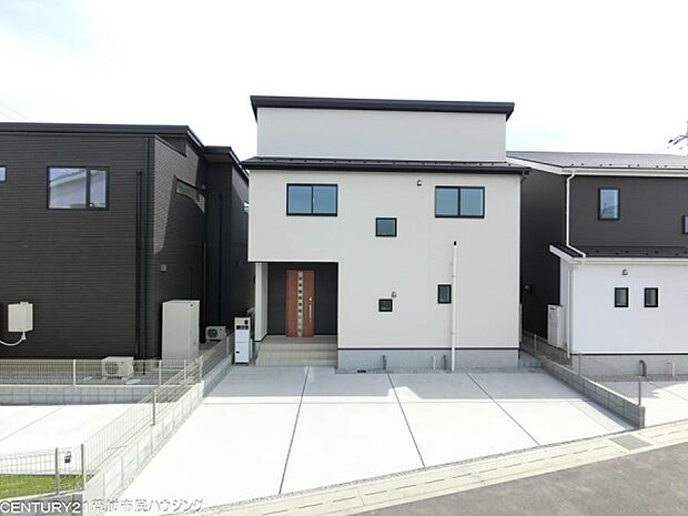 長期優良住宅認定の住まいで、耐震性や省エネ性などに優れ、安心・快適な暮らしを長く支えます。税制優遇などのメリットもあり、将来を見据えた住まい選びに適しています。