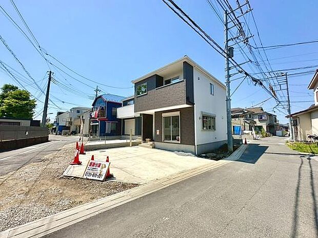 小中学校徒歩6分以内で、お子さまの通学にも安心の住環境。長期優良住宅・ZEH水準仕様採用の省エネ住宅で長く快適に暮らせます。