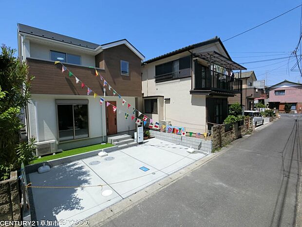 小中学校徒歩9分圏内で通学も安心の立地に加え、長期優良住宅・住宅性能表示W取得の高い品質を備えた住まいです。
