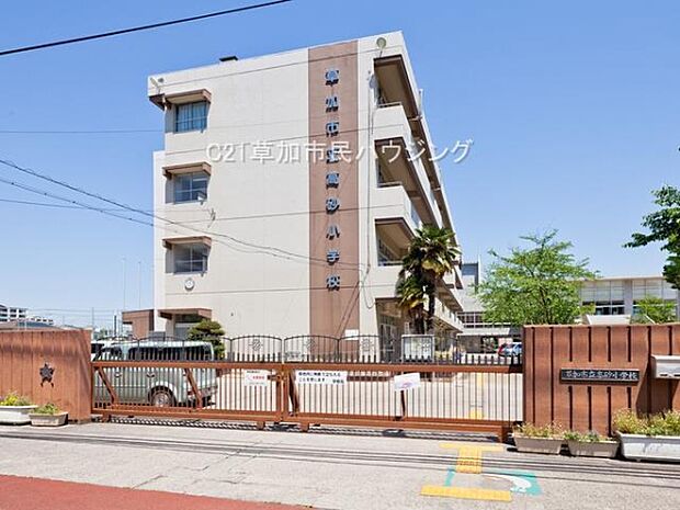 高砂小学校まで806m、高砂小学校806m(徒歩11分）