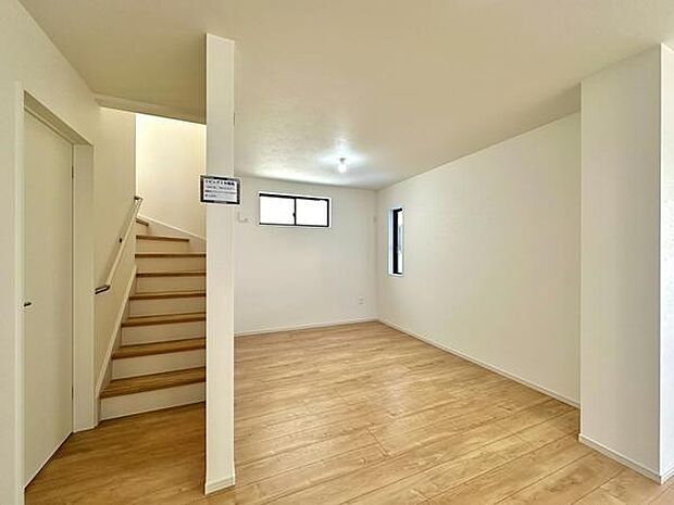 リビングイン階段を採用。ご家族がリビングを通る動線となり、自然とコミュニケーションが生まれる間取りです。