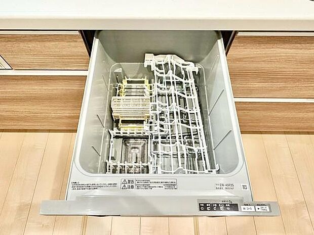 ビルトイン食洗機を備え、食器洗いの負担を軽減。家事の時間を短縮し、暮らしにゆとりをプラスします。