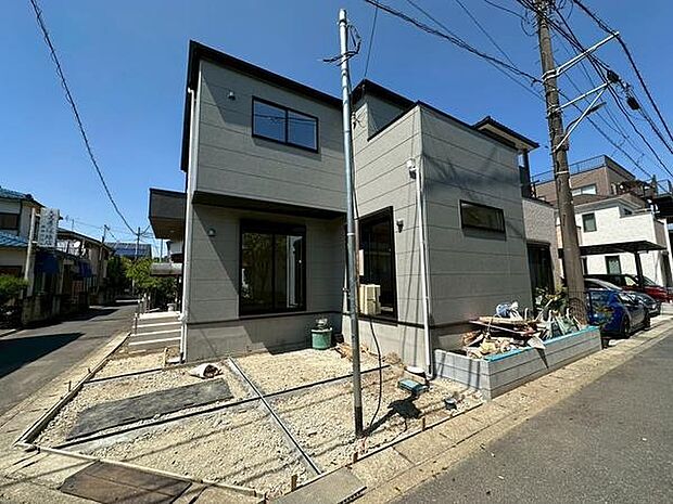 周辺商業施設も充実した生活がしやすいエリアです。
