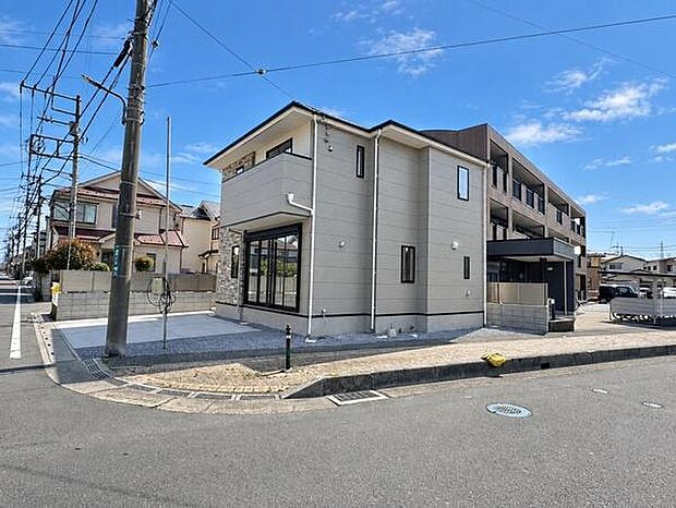 スーパーやドラッグストア、コンビニなどの買物施設が身近に揃う便利な住環境。お買い物やお食事など、日々の生活を快適にサポートしてくれます。