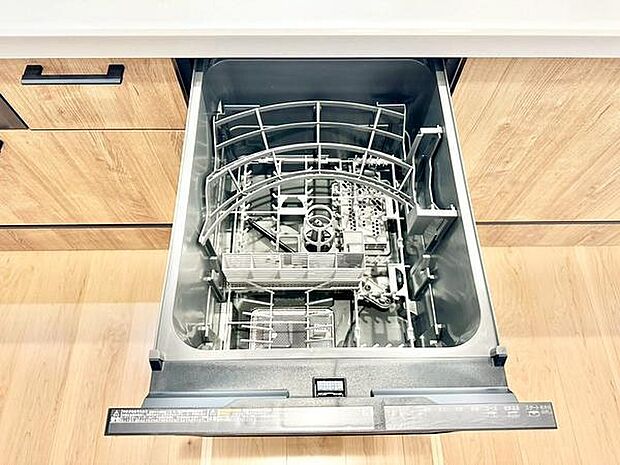 ビルトイン食洗機付きで、毎日の洗い物の負担を軽減。家事の時短を叶え、ゆとりある時間を生み出してくれます。
