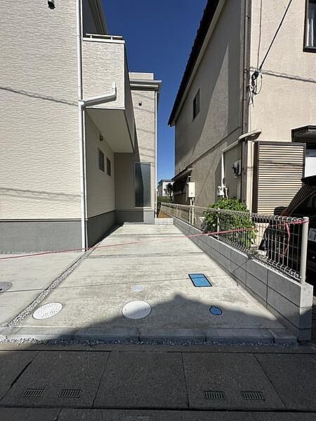 お車での移動がメインの方にも嬉しい車種により駐車2台可です！日々の荷物の出し入れや雨の日のお出かけもスムーズに。