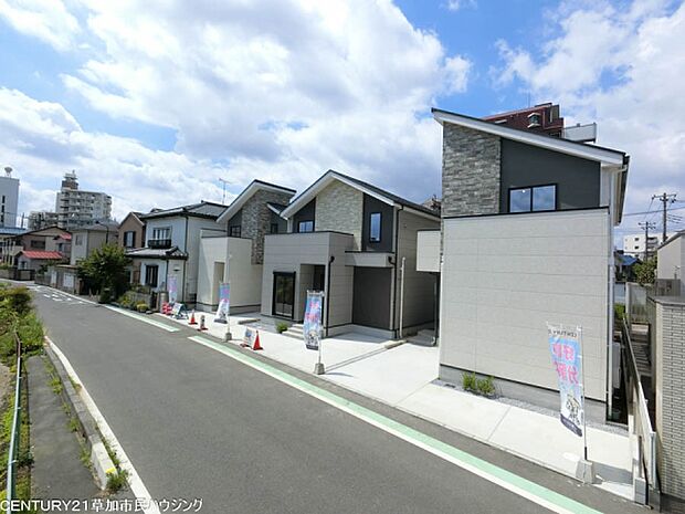 全3棟の落ち着いた街並みが広がる新築分譲地。ご近所との距離感もちょうど良く、落ち着いた暮らしが叶えます。