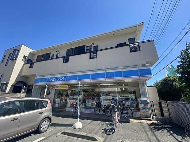 ローソン　草加谷塚町店まで600m、ローソン　草加谷塚町店600m(徒歩9分)
