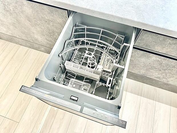 ビルトイン食洗機を備え、食器洗いの負担を軽減。家事の時間を短縮し、暮らしにゆとりをプラスします。