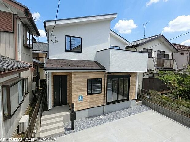 5LDK可変型の間取りを採用し、家族構成やライフスタイルの変化に合わせて柔軟に対応可能。約22.5帖の広々としたLDKに加え、WICや水廻り集中設計など、暮らしやすさに配慮された住まいです。