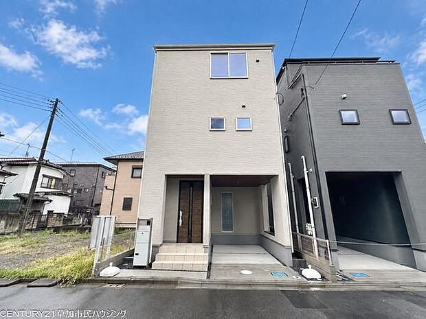 全居室収納に加え、WICや納戸も備えた収納豊富な間取り。家族それぞれの荷物をまとめて収納しやすく、住空間を広く使える住まいです。