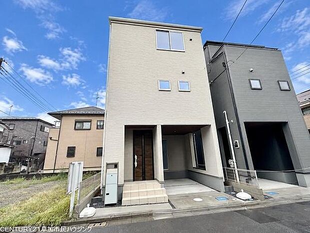 小中学校が徒歩7分以内にそろう立地。毎日の通学にも便利で、お子さまのいるご家庭にも嬉しい住環境です。