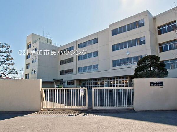 柳之宮小学校まで700m、柳之宮小学校700m(徒歩9分）
