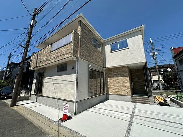 WICやSICなど収納をしっかり確保した住まい。スタディカウンターも備え、お子さまの勉強や在宅ワークにも便利。水廻りをまとめた設計で、毎日の家事動線にも配慮されています。