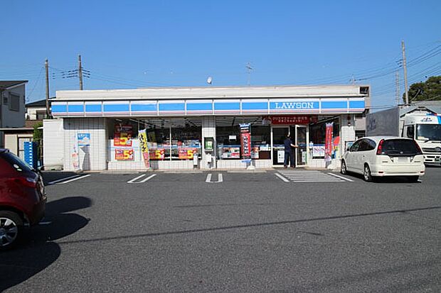 ローソン　八潮中央三丁目店まで117m、ローソン　八潮中央三丁目店117m(徒歩2分)