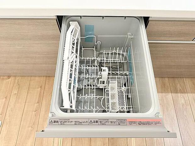 ビルトイン食洗機を備え、食器洗いの負担を軽減。家事の時間を短縮し、暮らしにゆとりをプラスします。
