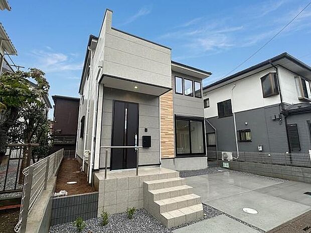 小学校まで徒歩9分圏内のため、お子様の毎日の通学も安心です。お子様の成長を身近で見守りやすい住環境が整っています。