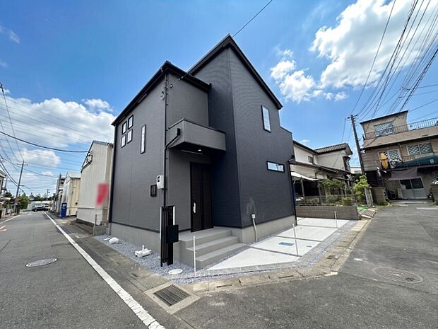 ゆとりのある駐車スペースは、車の駐車はもちろん、来客時のスペースや自転車置き場など、ライフスタイルに合わせて多目的に活用できます。