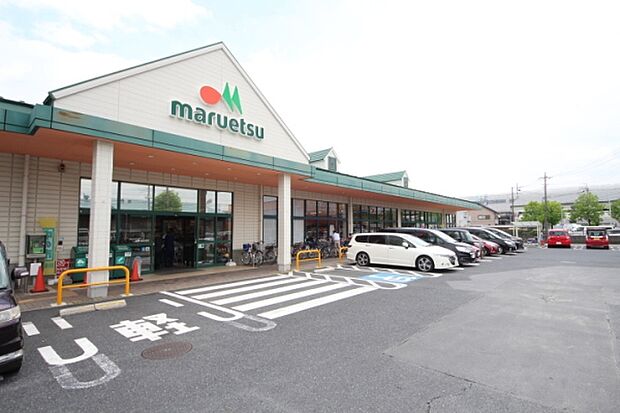 マルエツ　草加八幡店まで623m、マルエツ　草加八幡店623m(徒歩9分)