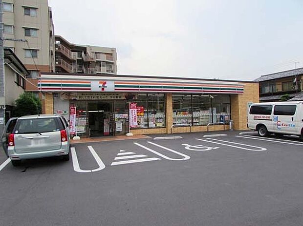 セブン-イレブン草加氷川北店まで180m、セブン-イレブン草加氷川北店180m(徒歩3分)