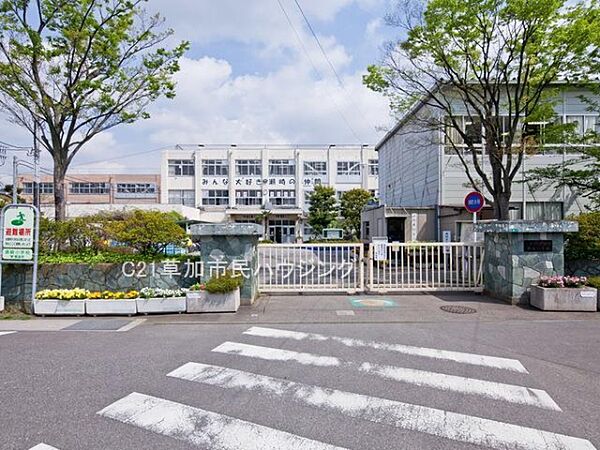 瀬崎小学校まで1107m、瀬崎小学校1107m(徒歩14分）