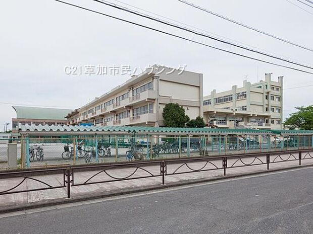 大原中学校まで1240m、大原中学校1240m(徒歩16分）