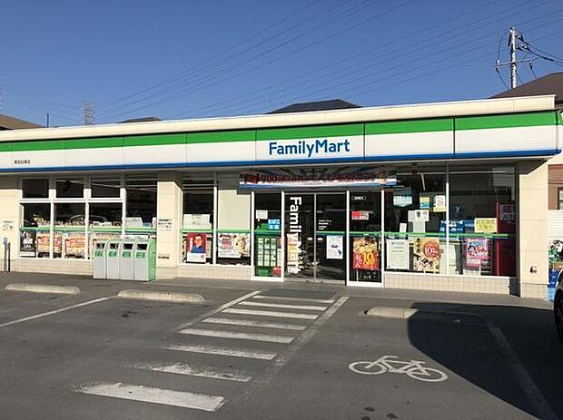ファミリーマート 草加瀬崎二丁目店まで350m、ファミリーマート 草加瀬崎二丁目店350m(徒歩5分)