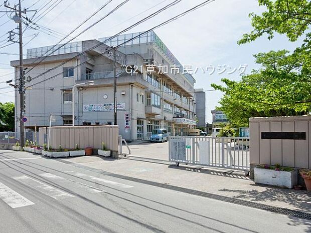 小山小学校まで658m、小山小学校658m(徒歩9分）