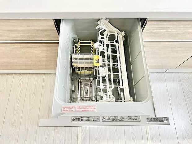 家事をグンとラクにする、うれしい食洗機付きキッチン。