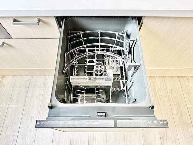 キッチンには食洗機を標準装備。家事の負担を軽減し、家族との時間をより充実させることができます。