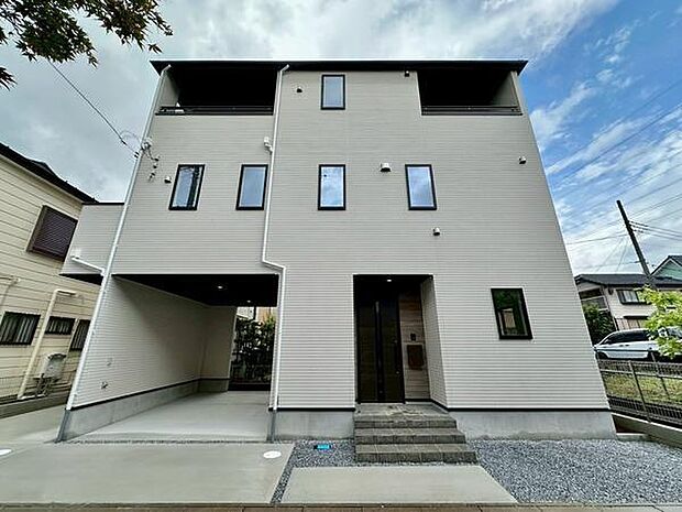 断熱性・省エネ性に優れたZEH水準仕様の住まい。夏は涼しく冬は暖か、家計にも環境にもやさしい快適空間で、家族みんなが心地よく暮らせます。