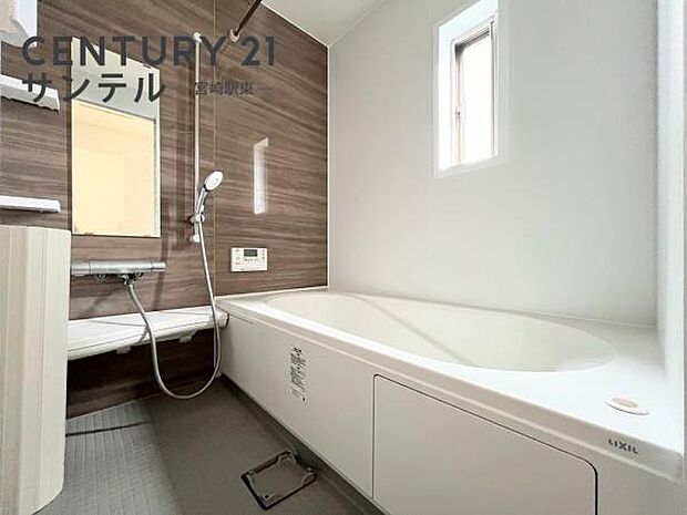 清潔感のあるバスルームで一日の疲れを癒してください♪浴室乾燥機能も完備しております(^^♪