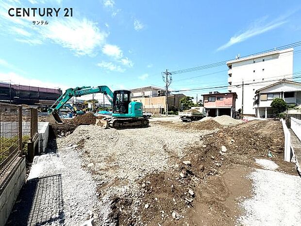 土地の北東側から撮影